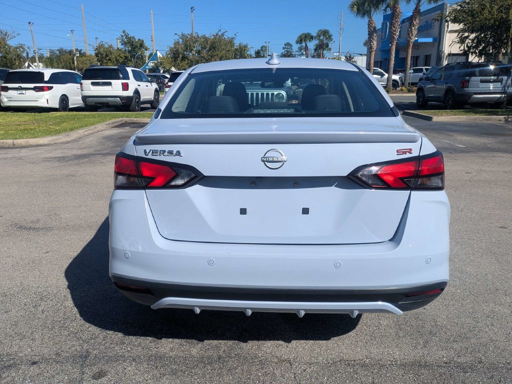 Used 2025 Nissan Versa SR FWD image 5