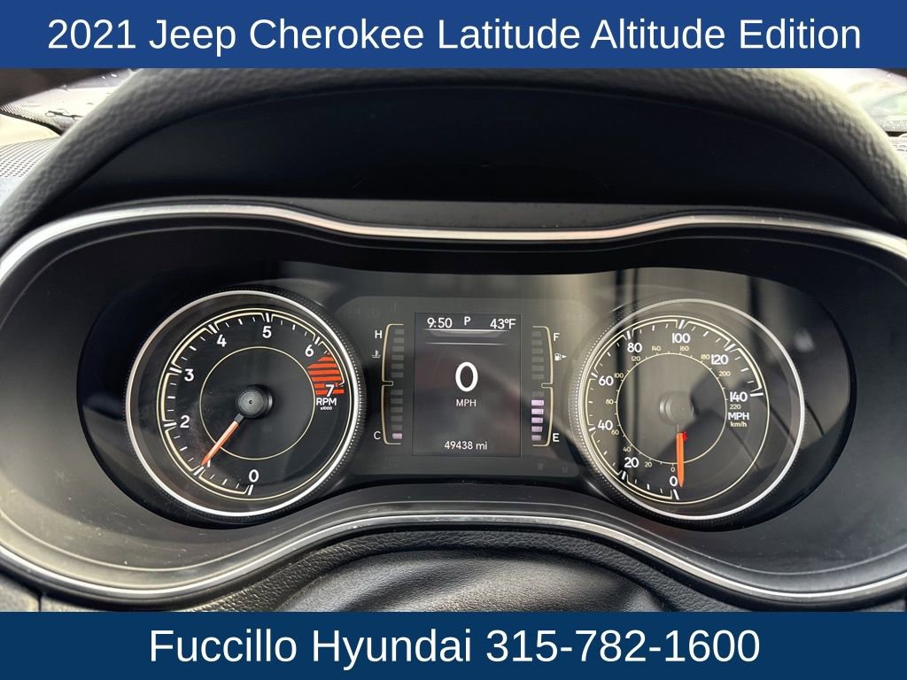 Used 2021 Jeep Cherokee Latitude Plus AWD/4WD image 16