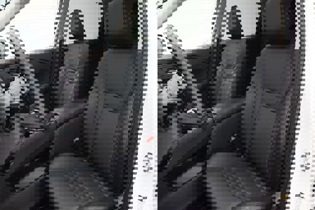 Used 2023 Nissan Rogue SV w/ SV Premium Package image 16