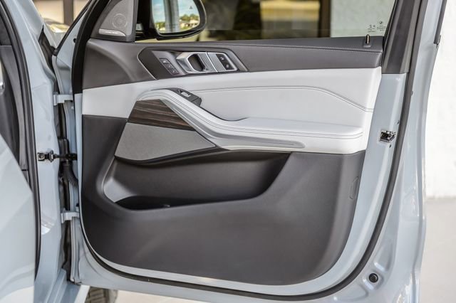 Used 2023 BMW X7 xDrive40i w/ M Sport Package image 65