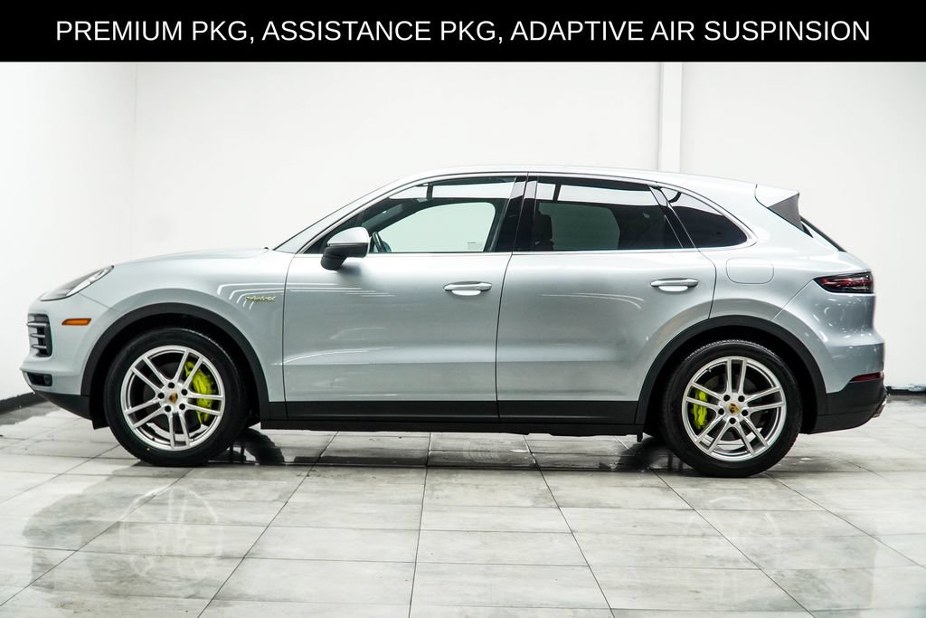 Used 2023 Porsche Cayenne w/ Premium Package AWD/4WD image 10