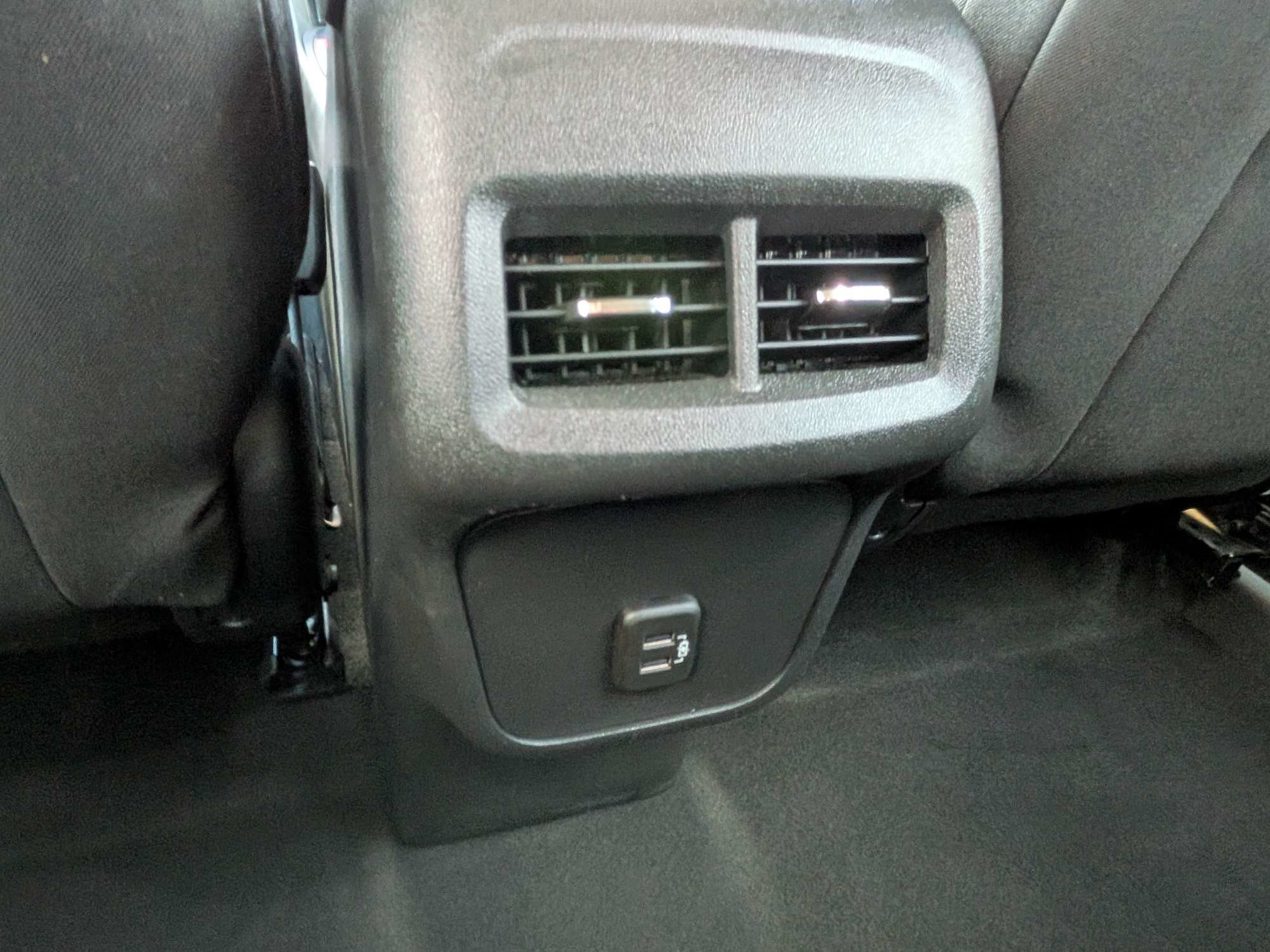 Used 2019 Chevrolet Equinox LT FWD image 18