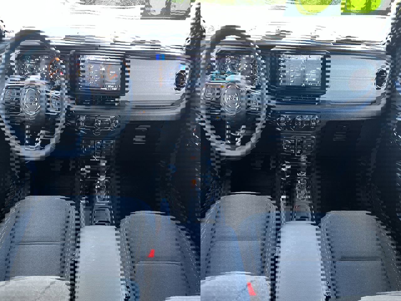 Used 2025 Jeep Wrangler Sport S image 27