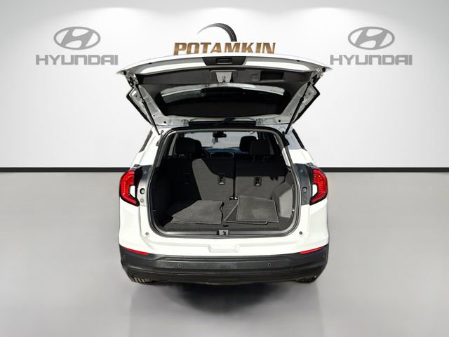 Used 2023 GMC Terrain SLE w/ Driver Convenience Package image 25