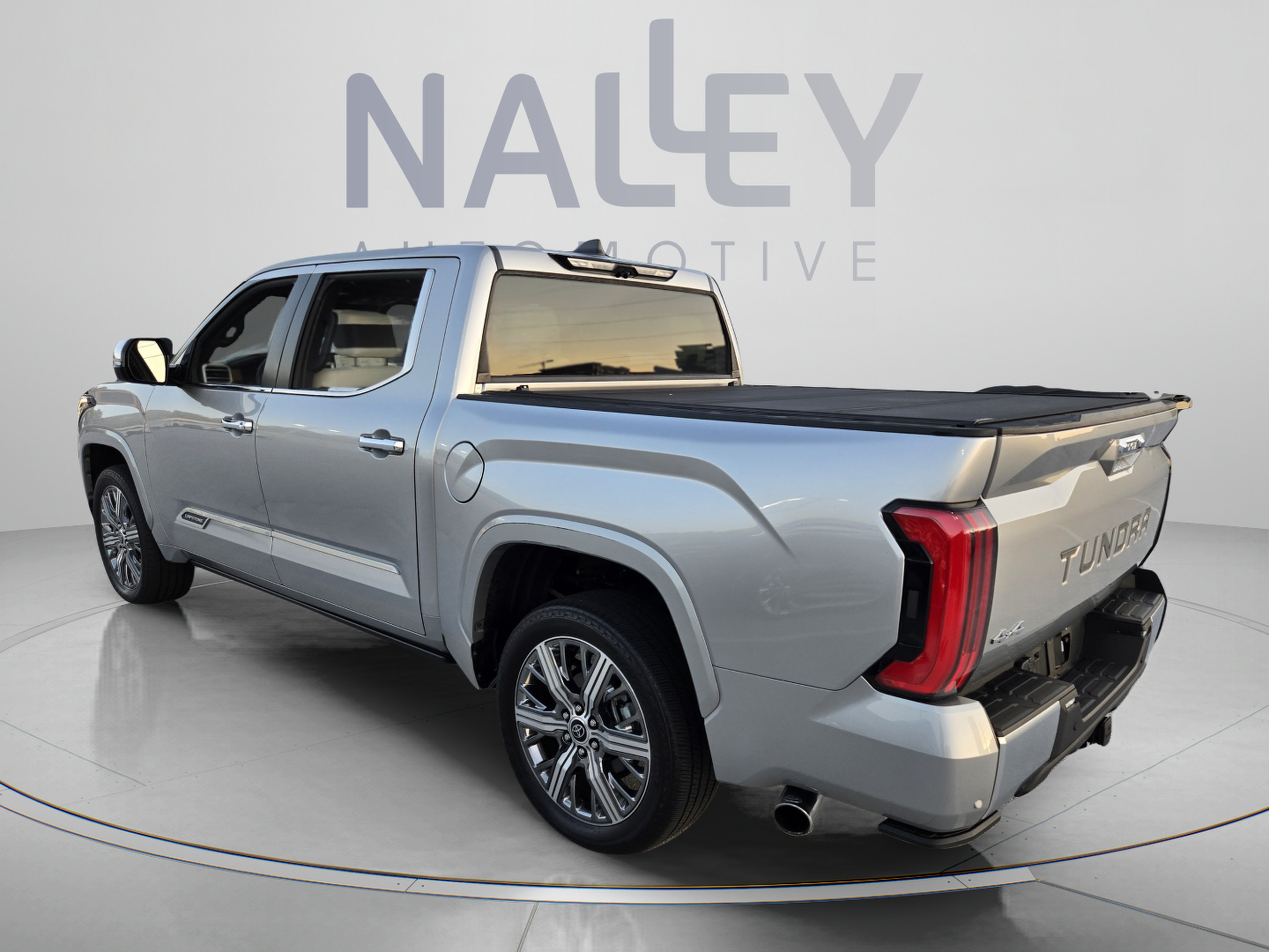 Used 2024 Toyota Tundra Capstone AWD/4WD image 3