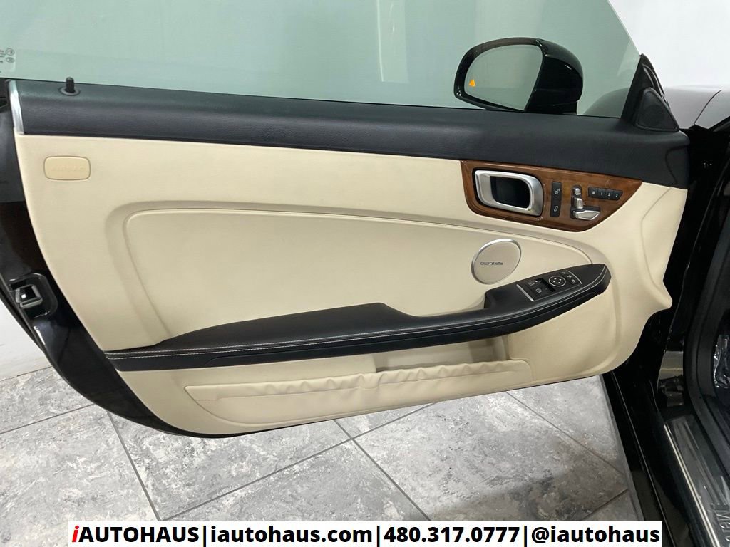 Used 2019 Mercedes-Benz SLC 300 w/ Premium Package image 28