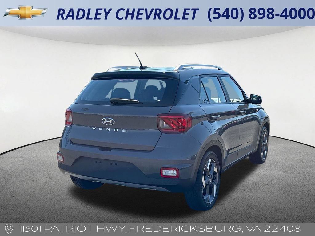 Used 2025 Hyundai Venue SEL FWD image 19