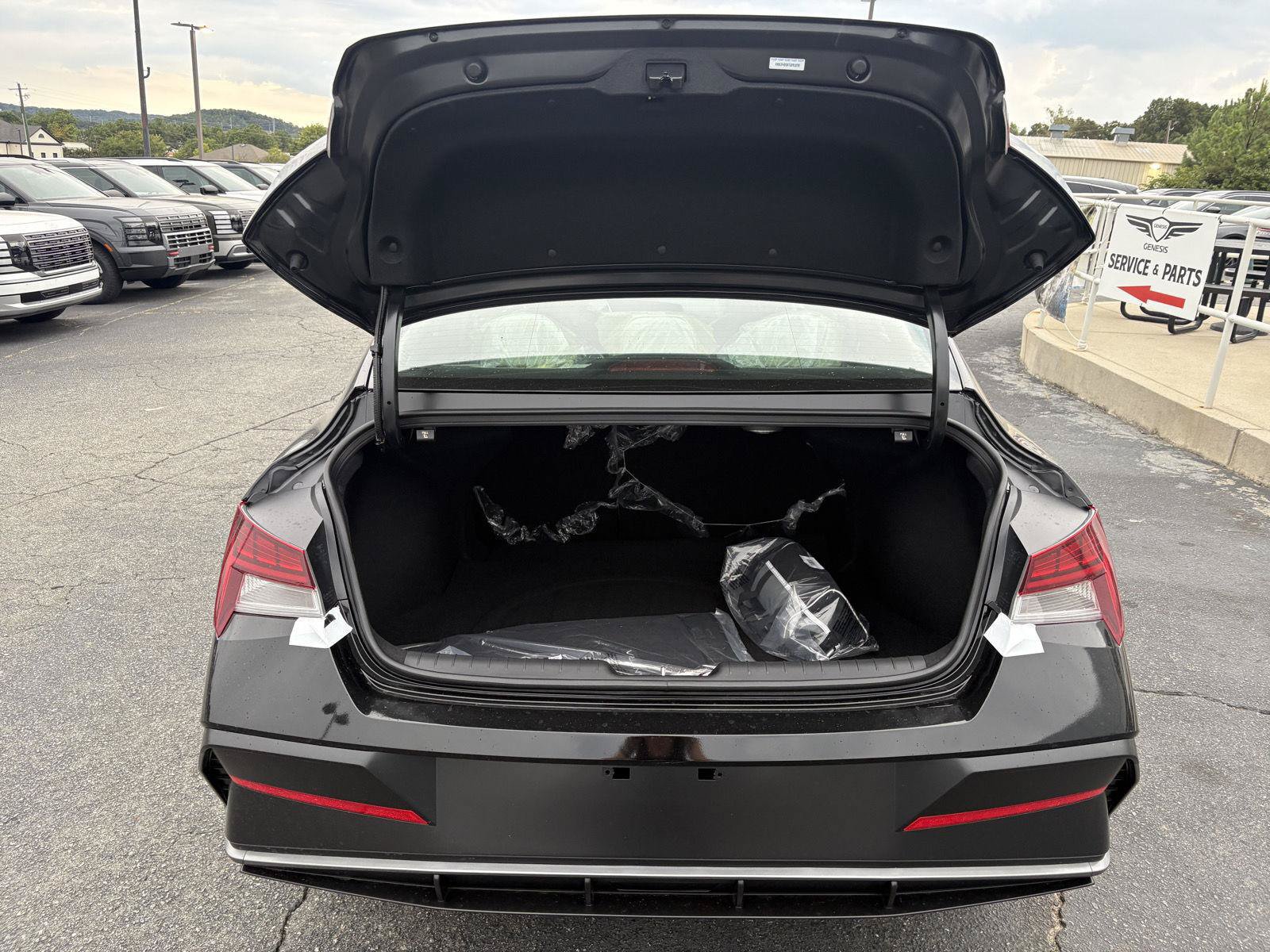 New 2026 Hyundai Elantra Limited FWD image 10