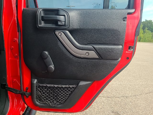 Used 2018 Jeep Wrangler Unlimited Sport w/ Connectivity Group AWD/4WD image 27