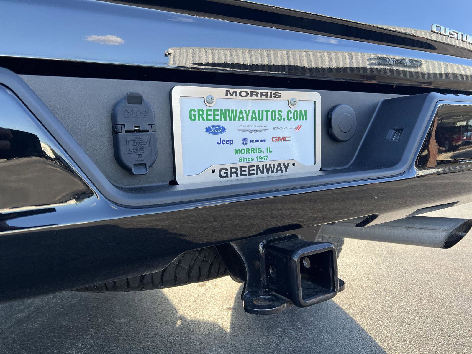 Used 2023 Chevrolet Silverado 2500 Custom w/ Custom Value Package image 9