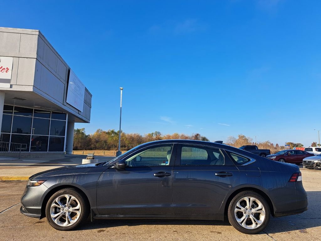 Used 2023 Honda Accord LX image 9