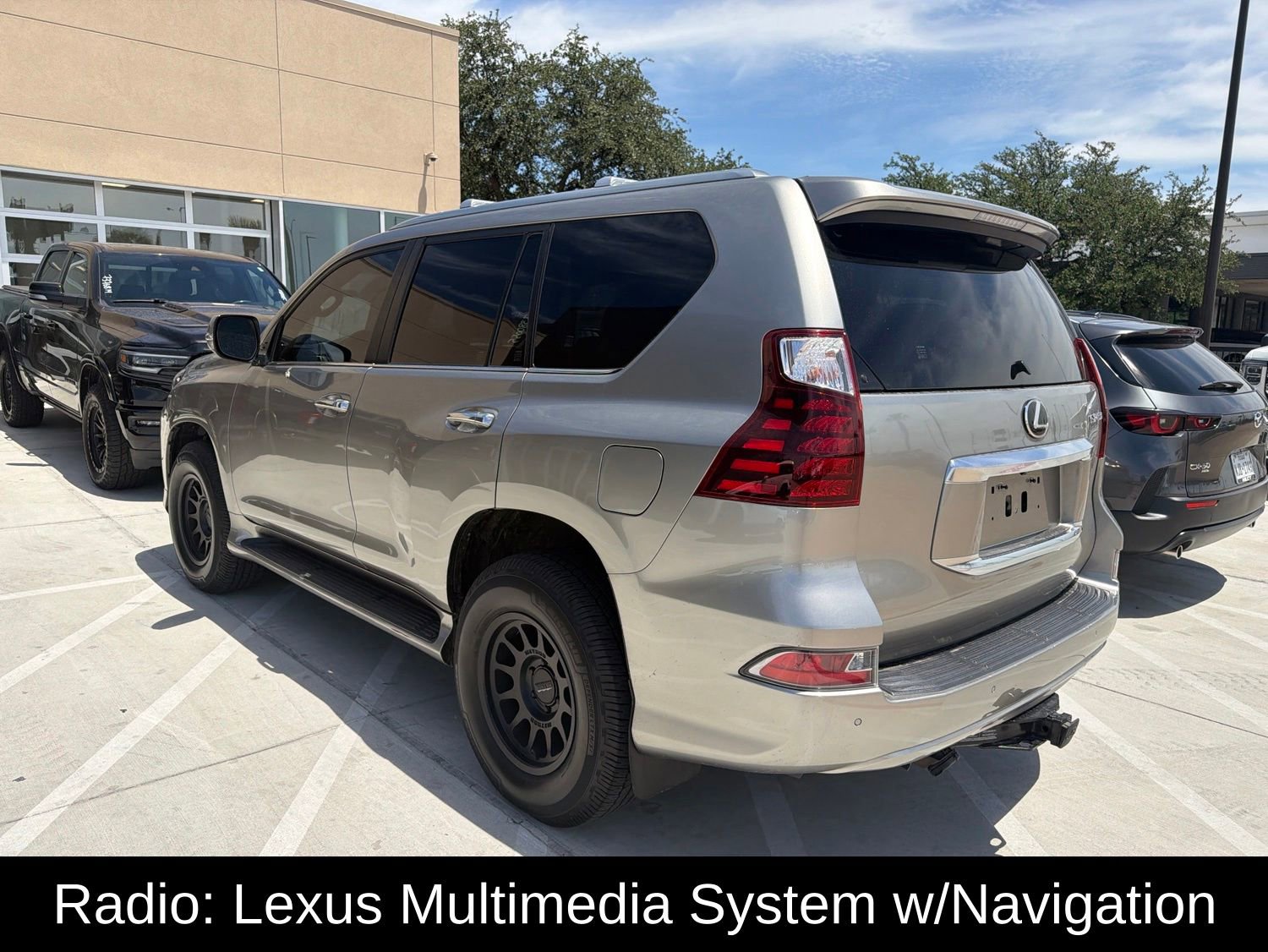 Used 2023 Lexus GX 460 Premium w/ Premium Package AWD/4WD image 7