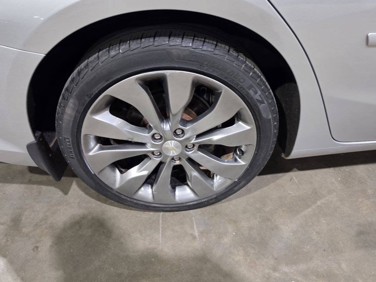 Used 2017 Chevrolet Malibu Premier w/ Premier Sun and Wheel Package FWD image 20
