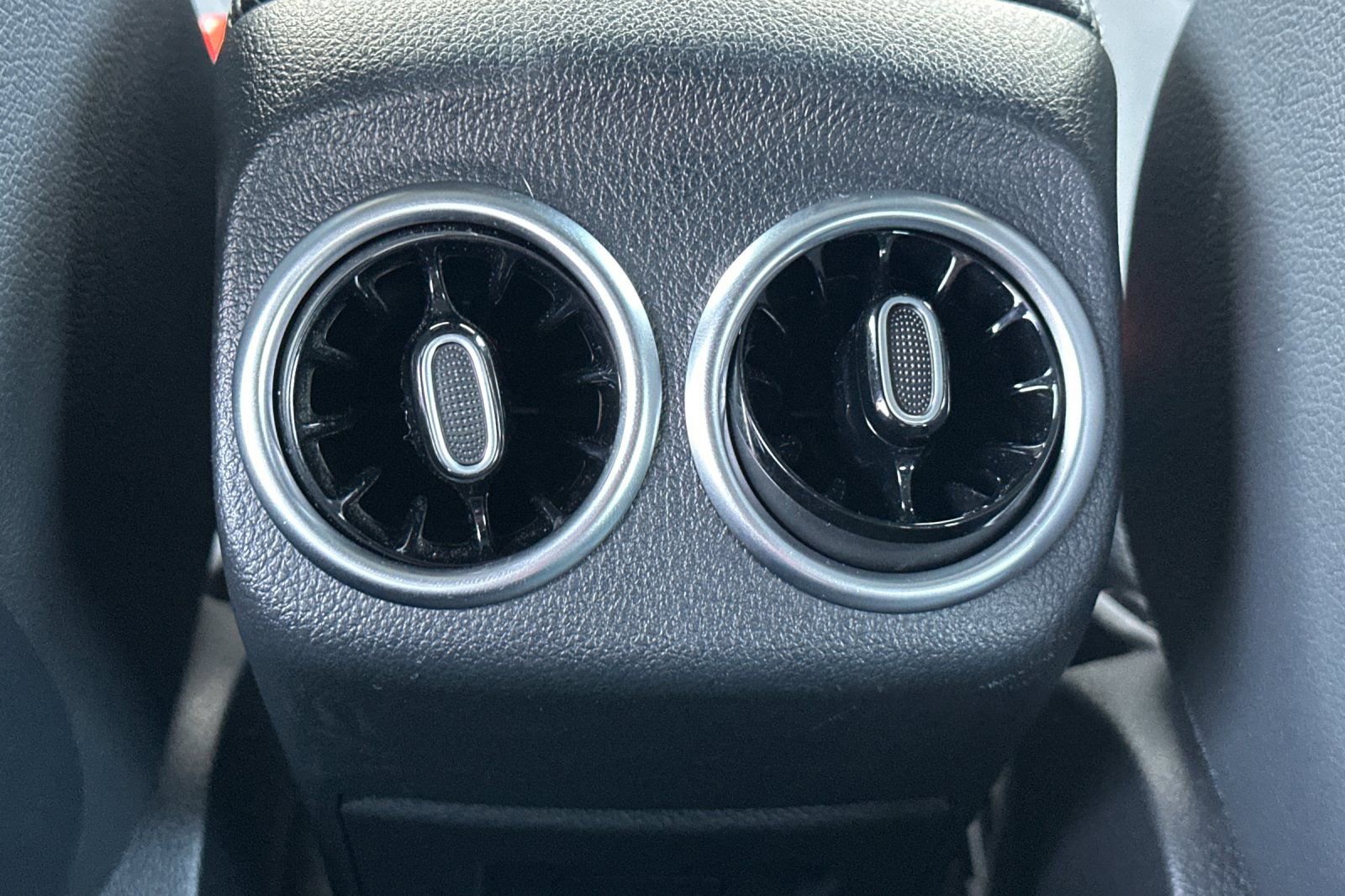 Used 2025 Mercedes-Benz CLA 250 image 41