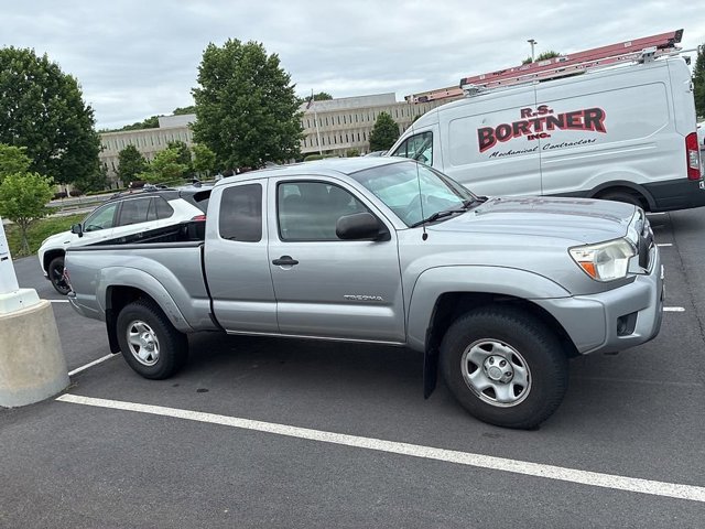 Used 2015 Toyota Tacoma 4x4 Access Cab w/ SR5 Package image 5