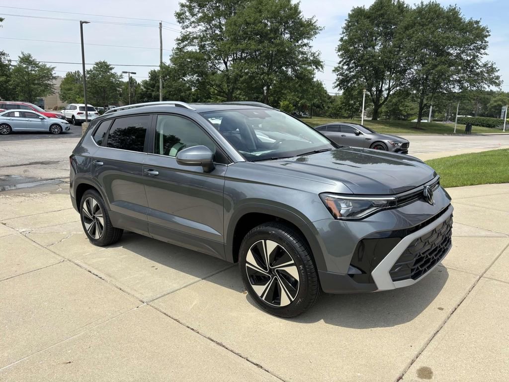 New 2025 Volkswagen Taos SE