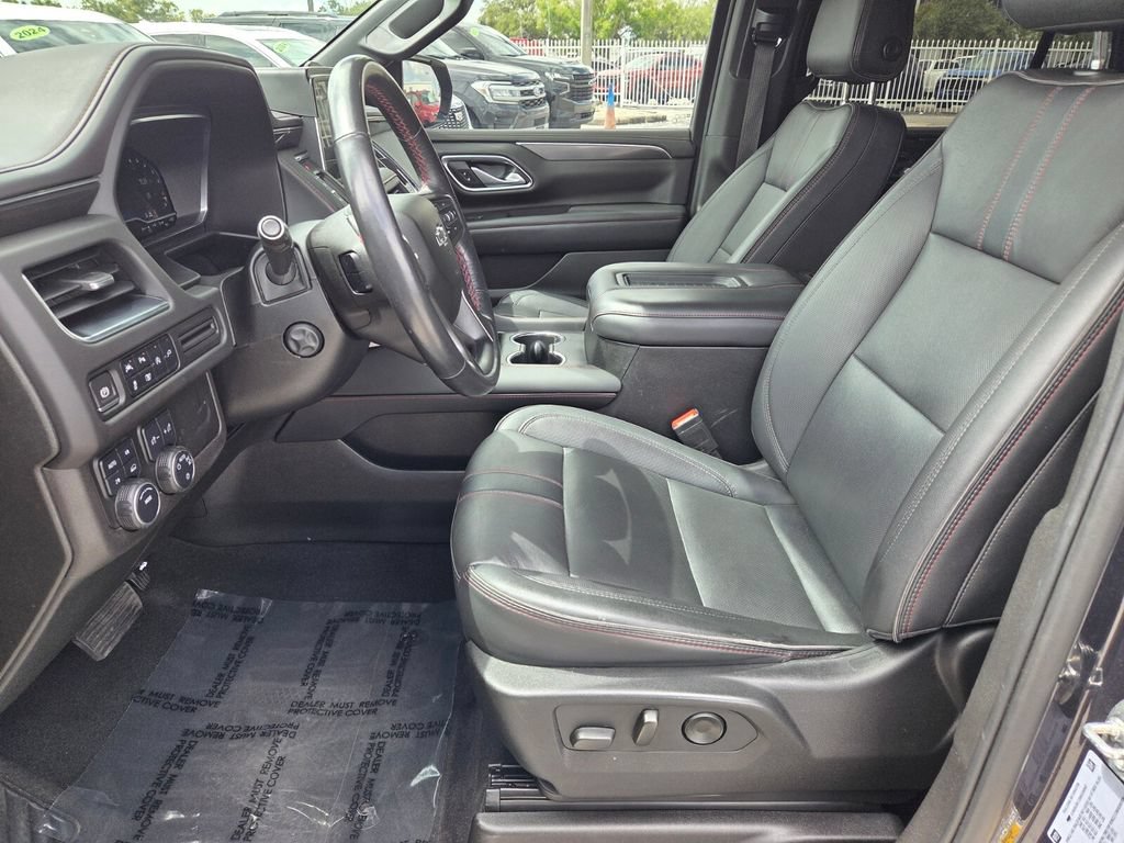 Used 2022 Chevrolet Tahoe RST w/ Luxury Package AWD/4WD image 5