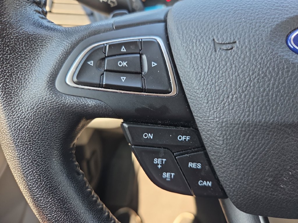 Used 2017 Ford Escape SE w/ SE Leather Comfort Package AWD/4WD image 27