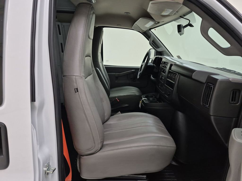 New 2025 Chevrolet Express 2500 w/ Driver Convenience Package image 29