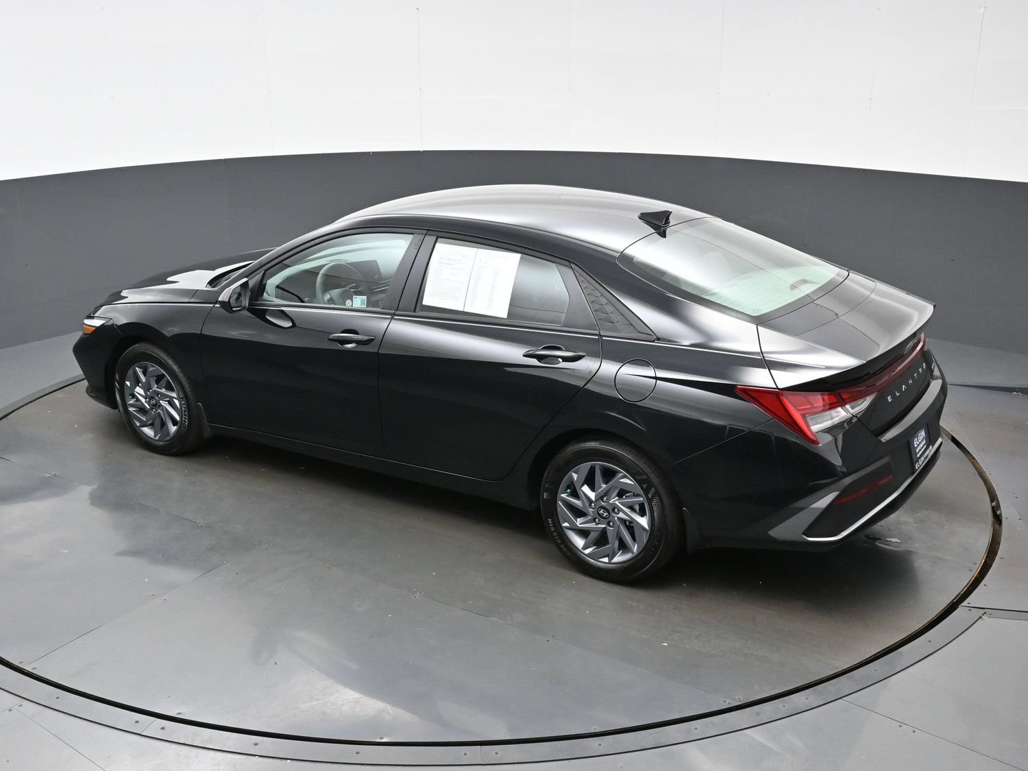 Certified 2026 Hyundai Elantra Hybrid FWD image 34