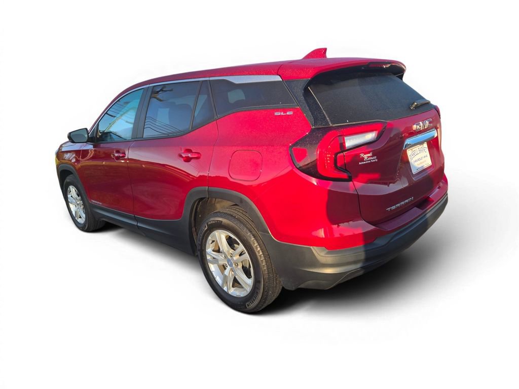 Used 2023 GMC Terrain SLE image 3