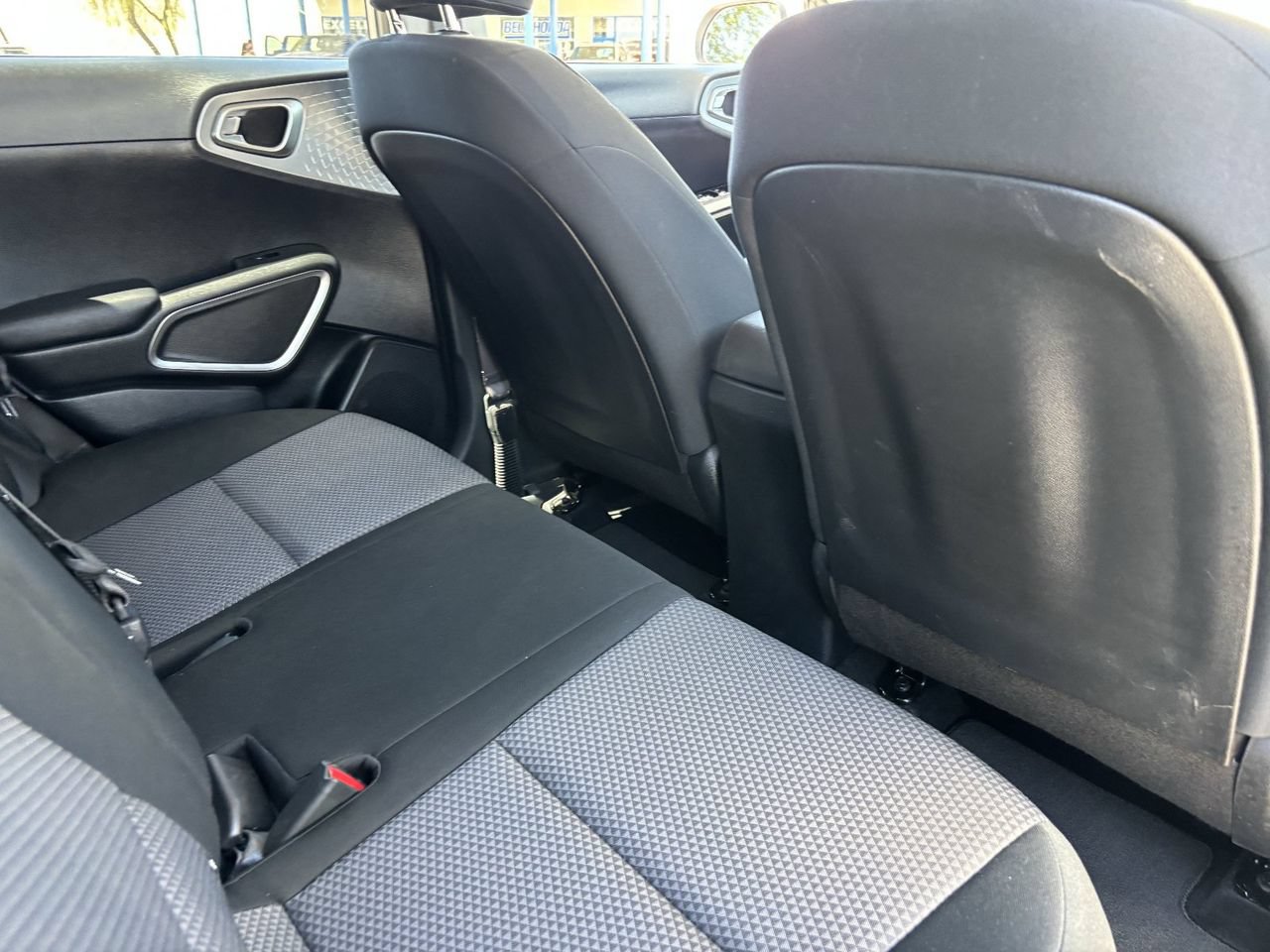 Used 2025 Kia Soul LX w/ LX Technology Package FWD image 11