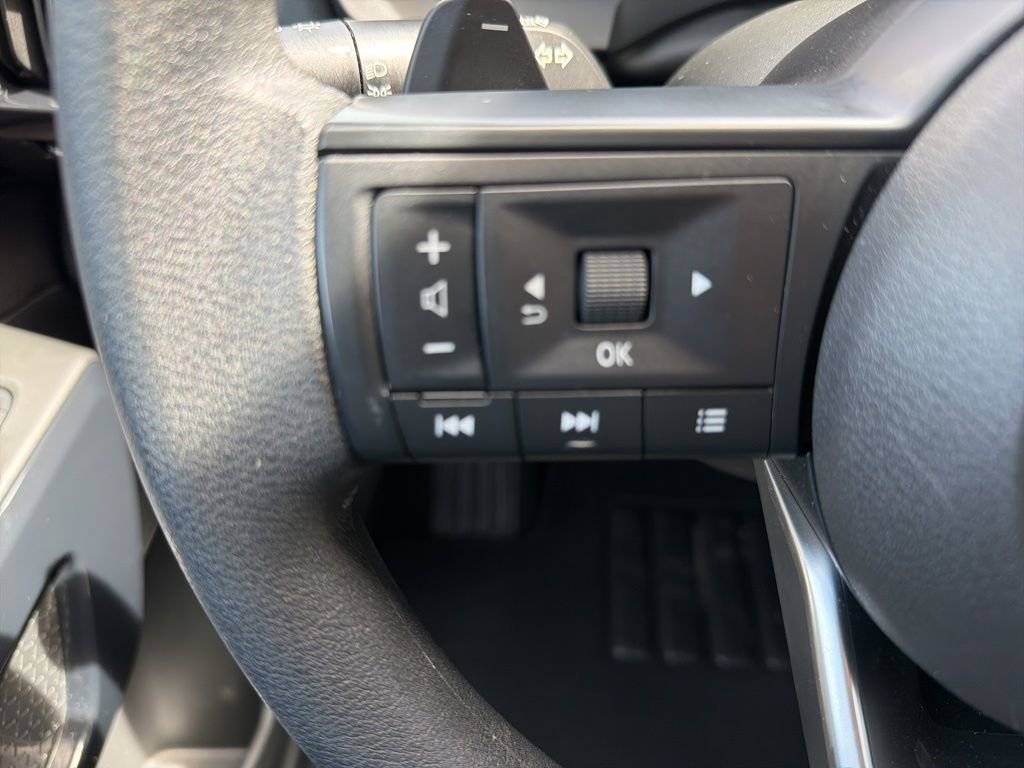 Used 2024 Nissan Pathfinder S FWD image 22