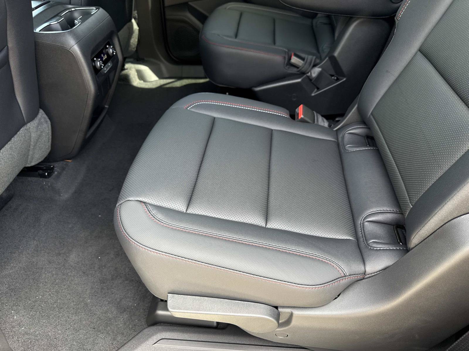 New 2026 Chevrolet Traverse Z71 AWD/4WD image 10