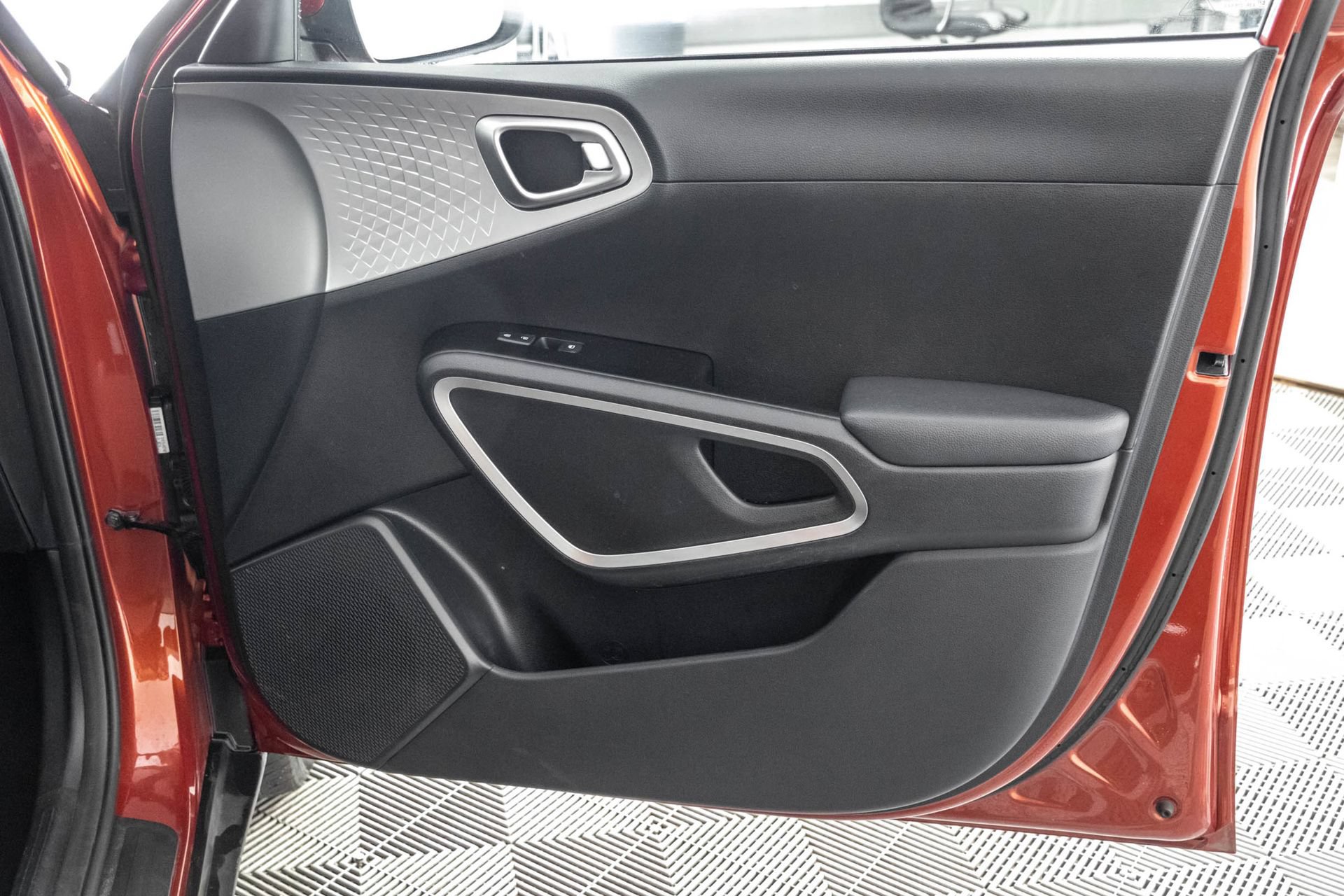 Used 2024 Kia Soul LX FWD image 39