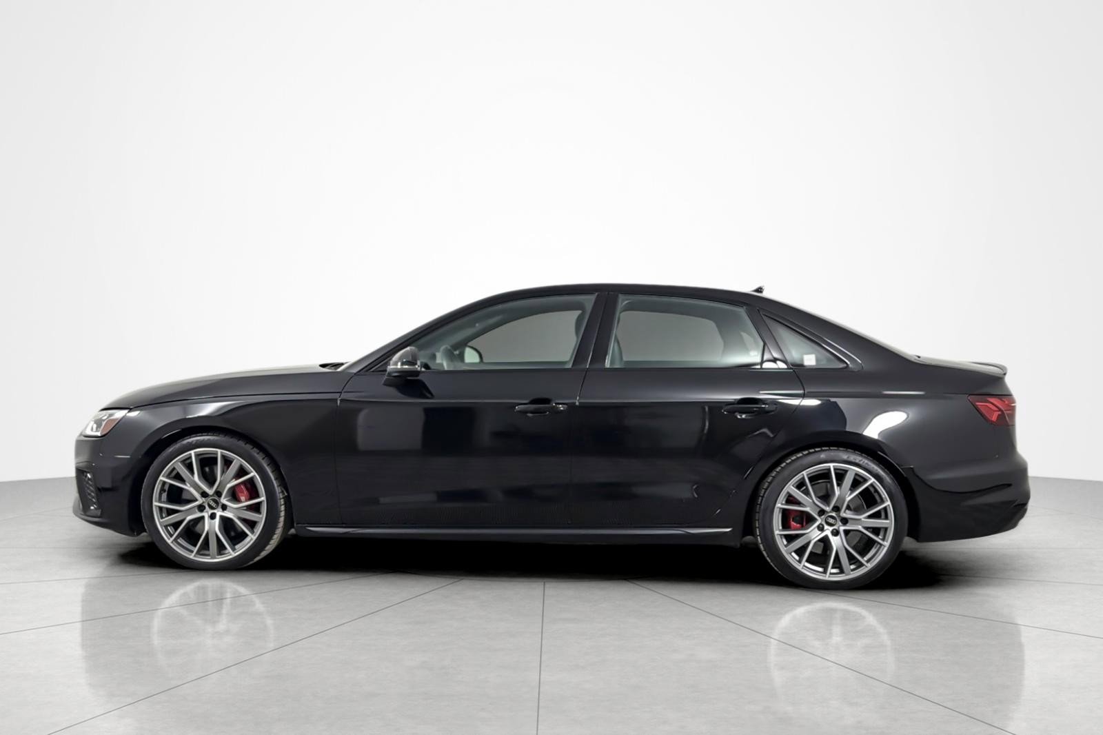 Used 2022 Audi S4 Premium Plus w/ Premium Plus Package image 2