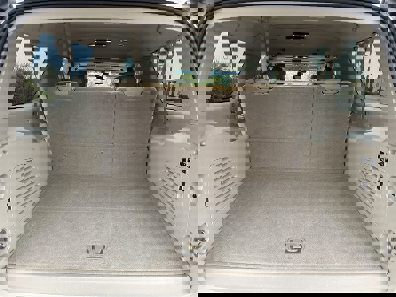 Used 2019 Cadillac Escalade ESV Luxury image 21