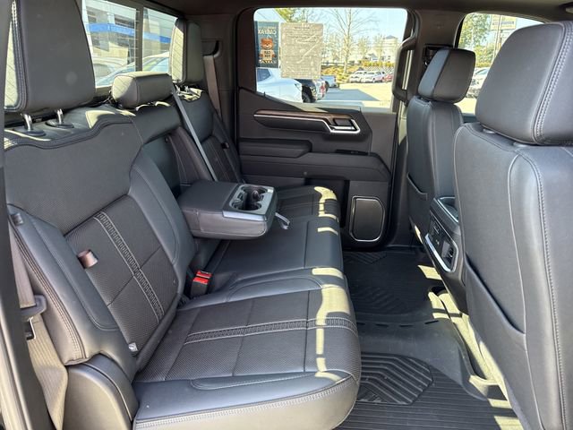 Used 2025 Chevrolet Silverado 1500 High Country w/ Technology Package image 31