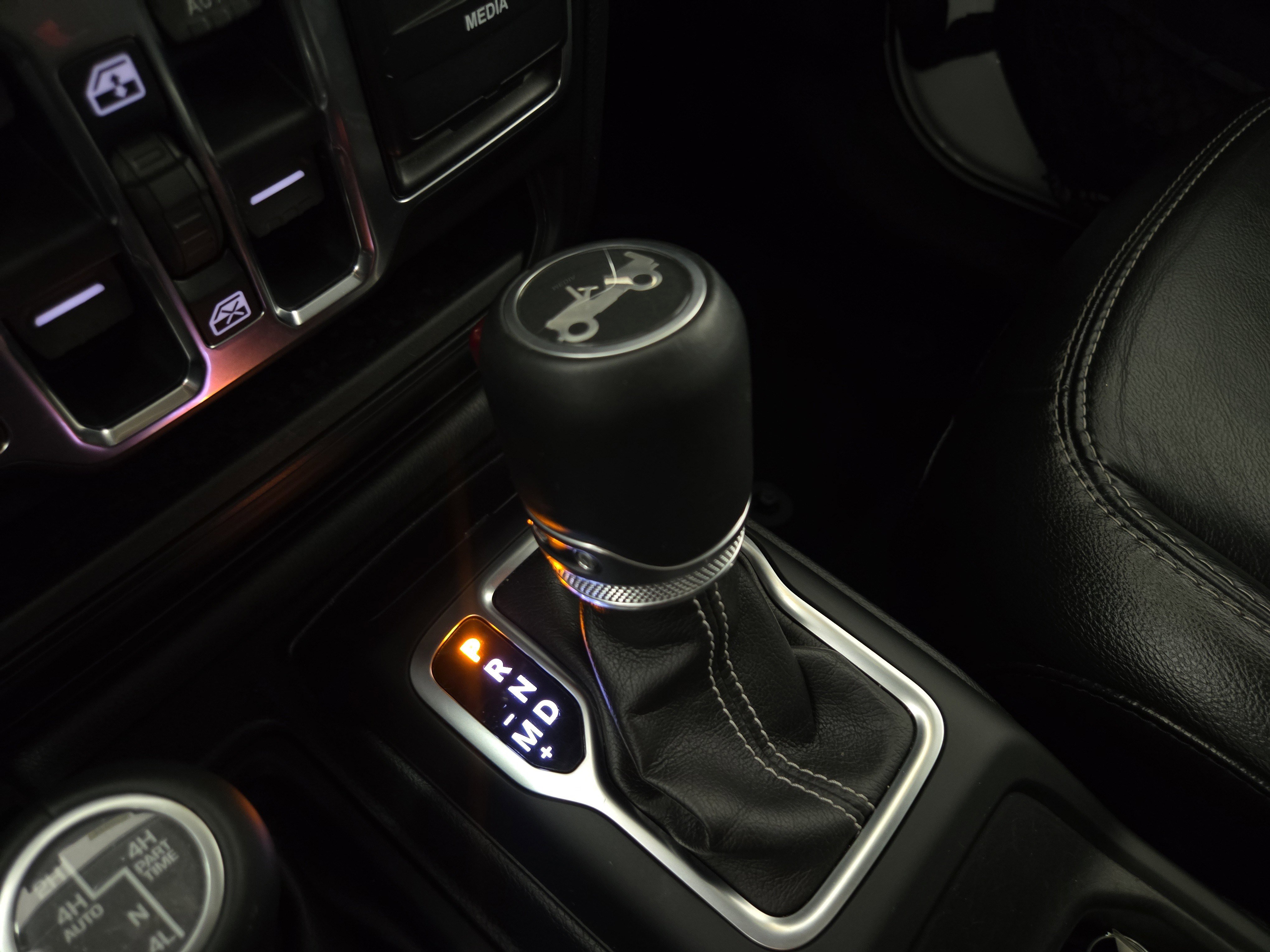 Used 2018 Jeep Wrangler Unlimited Sahara w/ Quick Order Package 24M Moab image 24