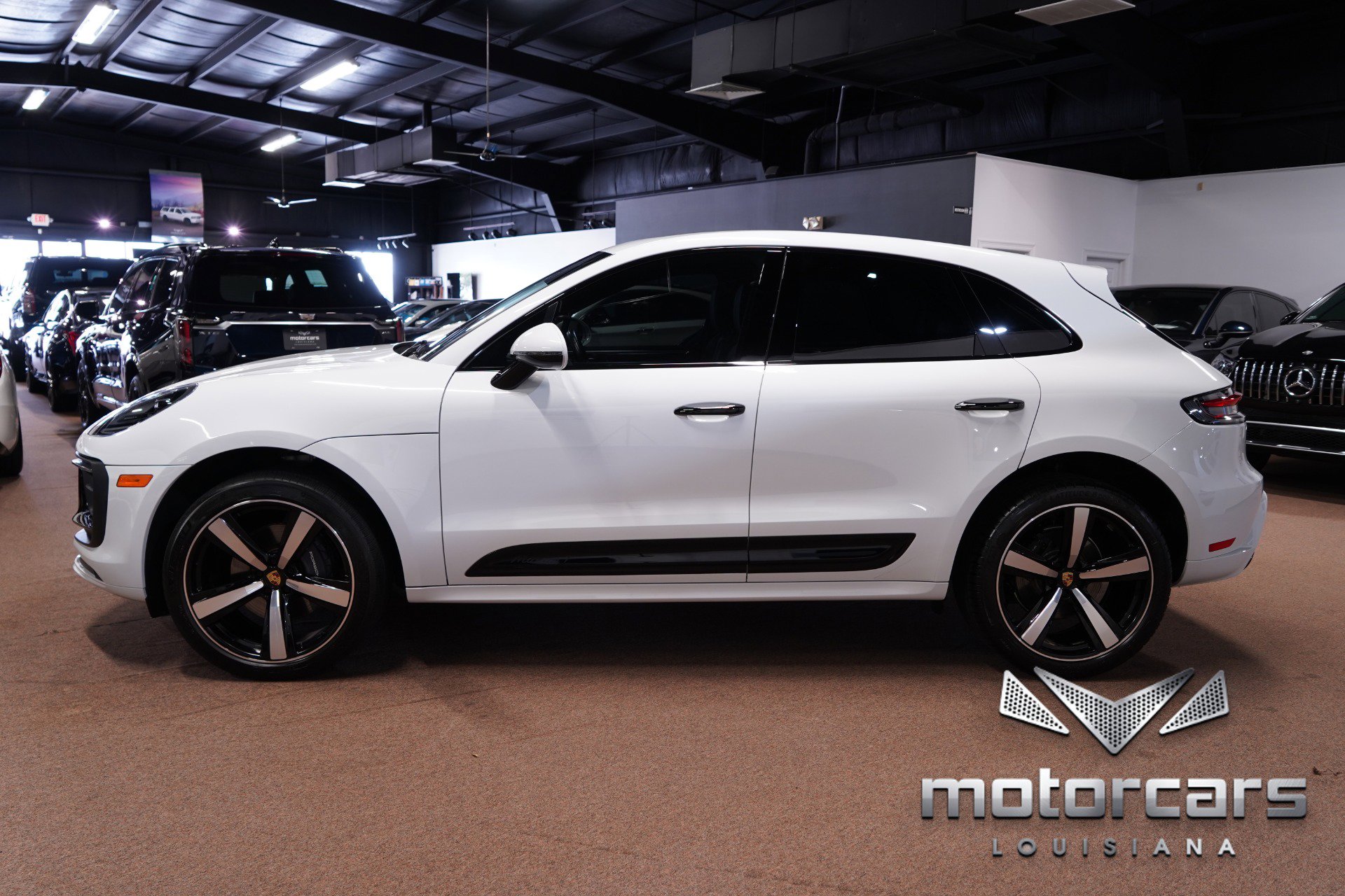 Used 2024 Porsche Macan Turbo w/ Premium Plus Package image 4