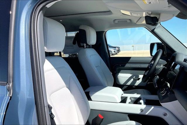 New 2026 Land Rover Defender 110 X-Dynamic SE image 12
