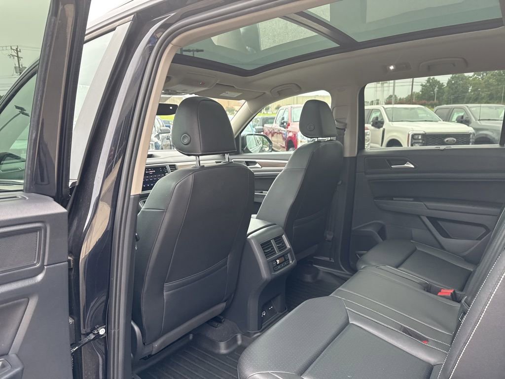 Used 2021 Volkswagen Atlas SE image 14