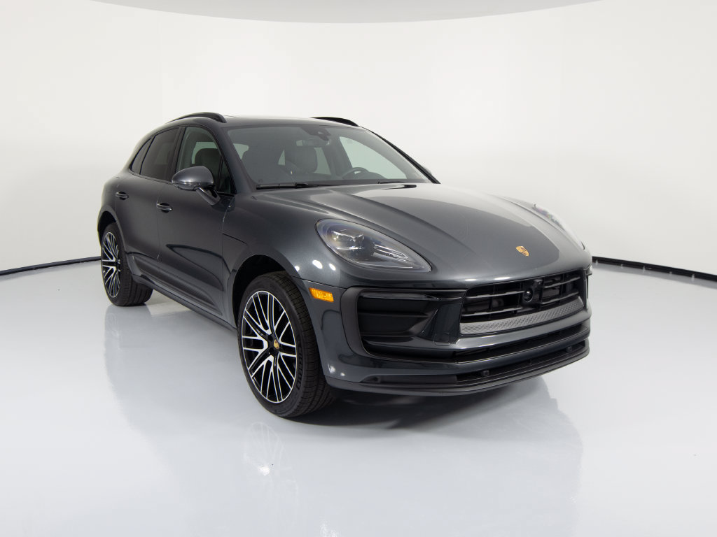 Certified 2026 Porsche Macan AWD/4WD image 12