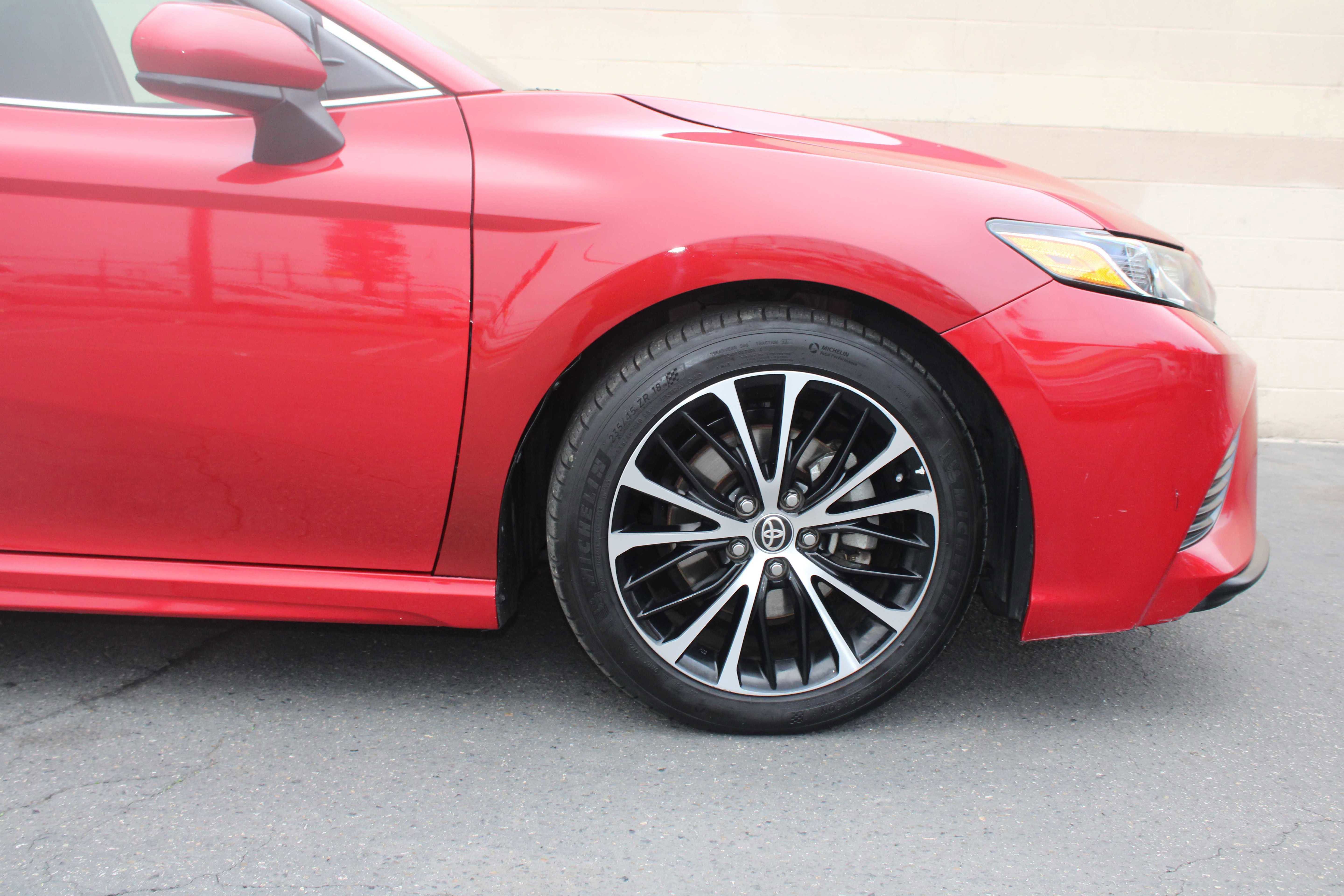 Used 2020 Toyota Camry SE image 17