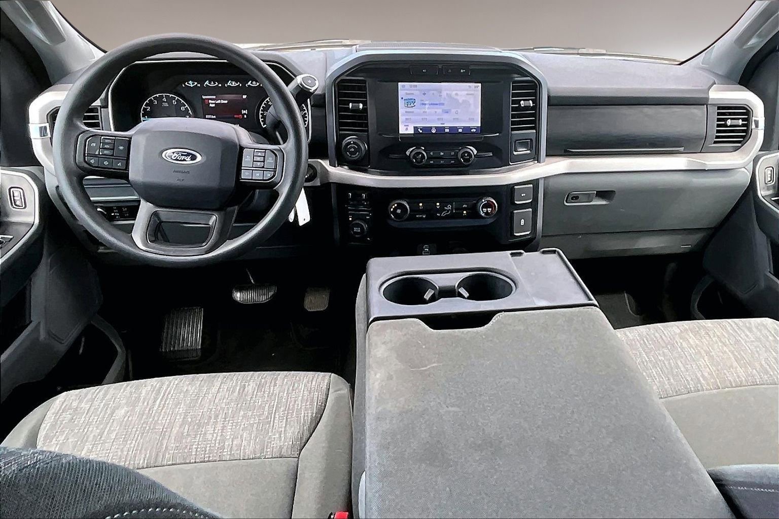 Used 2023 Ford F150 XLT w/ Trailer Tow Package image 8