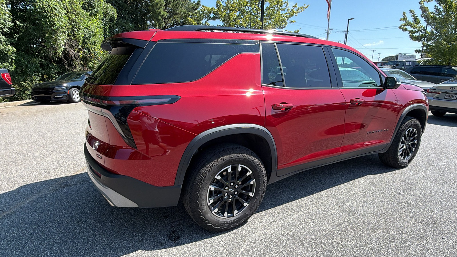 Used 2025 Chevrolet Traverse Z71 w/ Driver Confidence Package AWD/4WD image 8