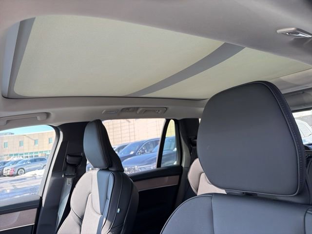 New 2025 Volvo XC90 B6 Plus w/ Protection Package Premier image 13