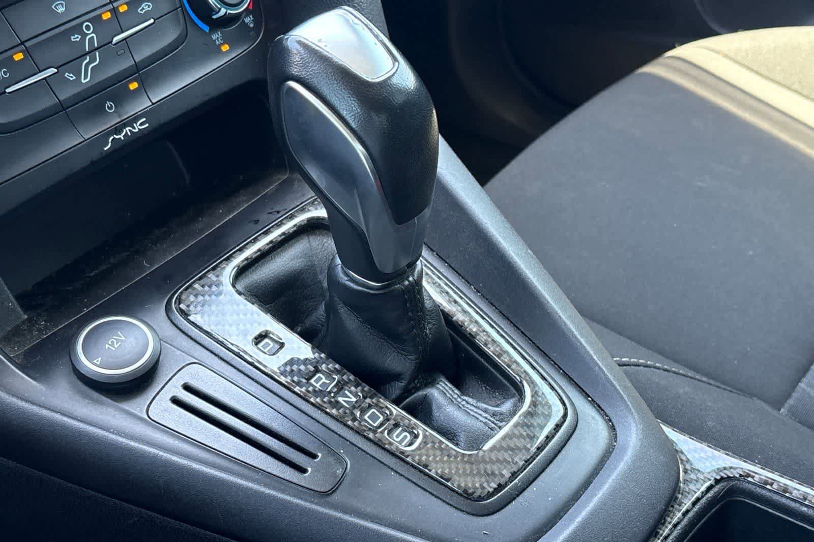 Used 2015 Ford Focus SE w/ SE Sport Package FWD image 22