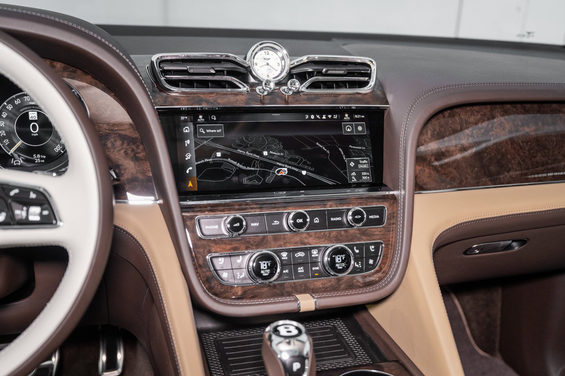 New 2025 Bentley Bentayga Extended Wheelbase image 39