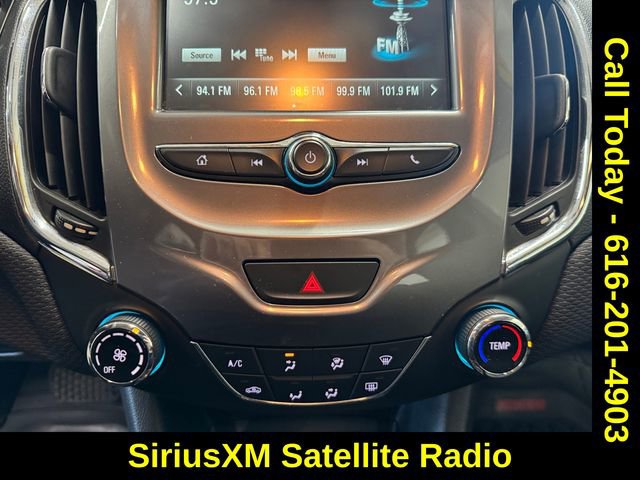 Used 2018 Chevrolet Cruze LT image 3