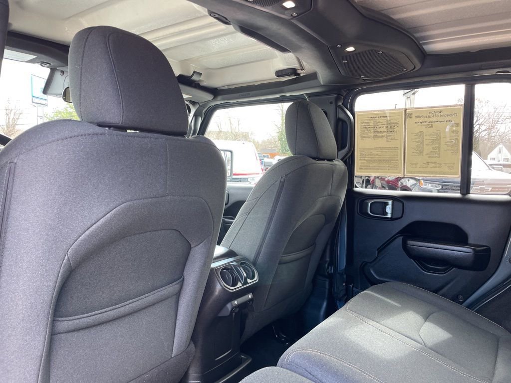 Used 2024 Jeep Wrangler Unlimited image 38