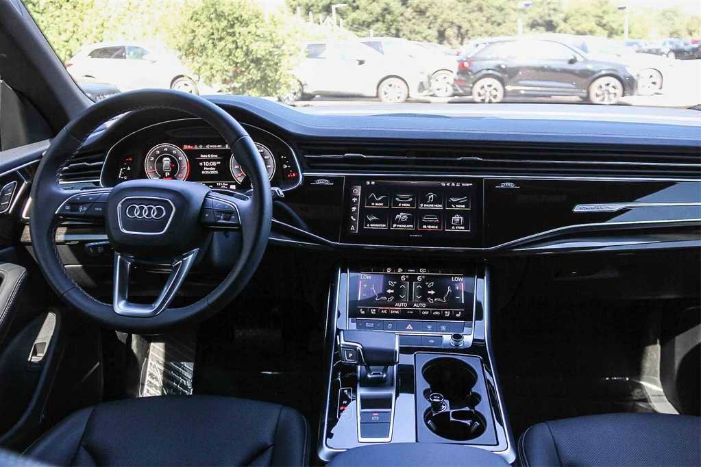 Used 2025 Audi Q8 Premium Plus w/ Premium Plus Package image 14