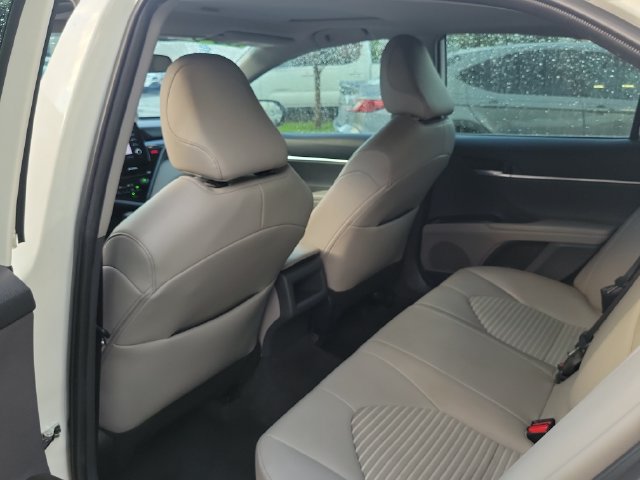 Used 2023 Toyota Camry SE FWD image 8