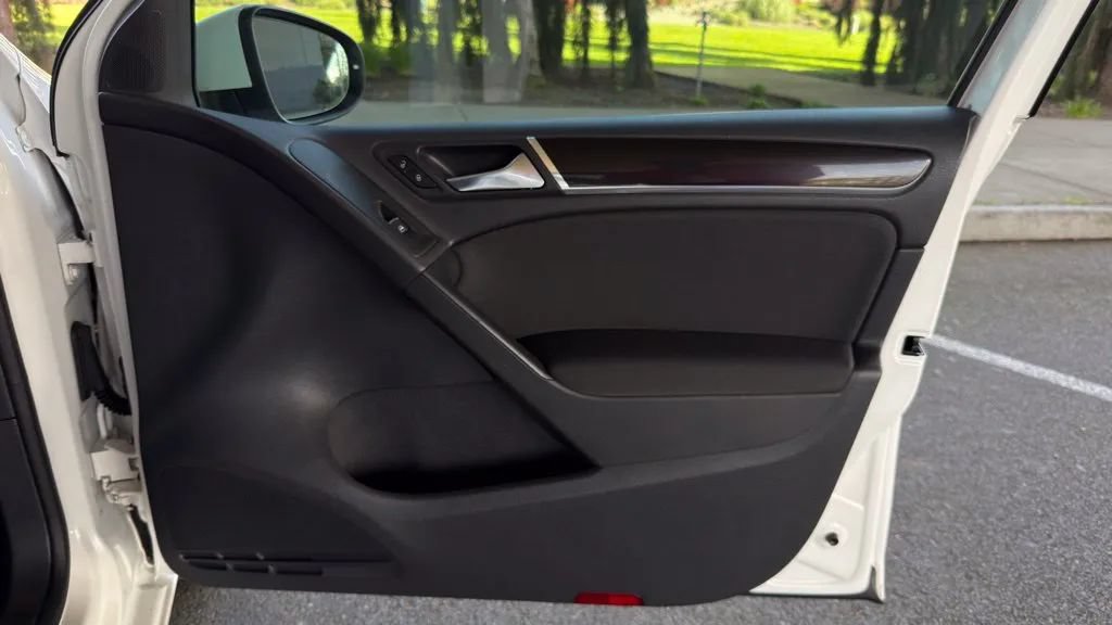 Used 2011 Volkswagen GTI 4-Door FWD image 29