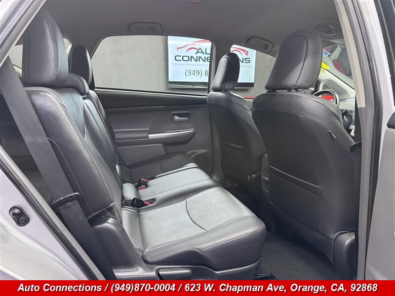 Used 2014 Toyota Prius V Five FWD image 8