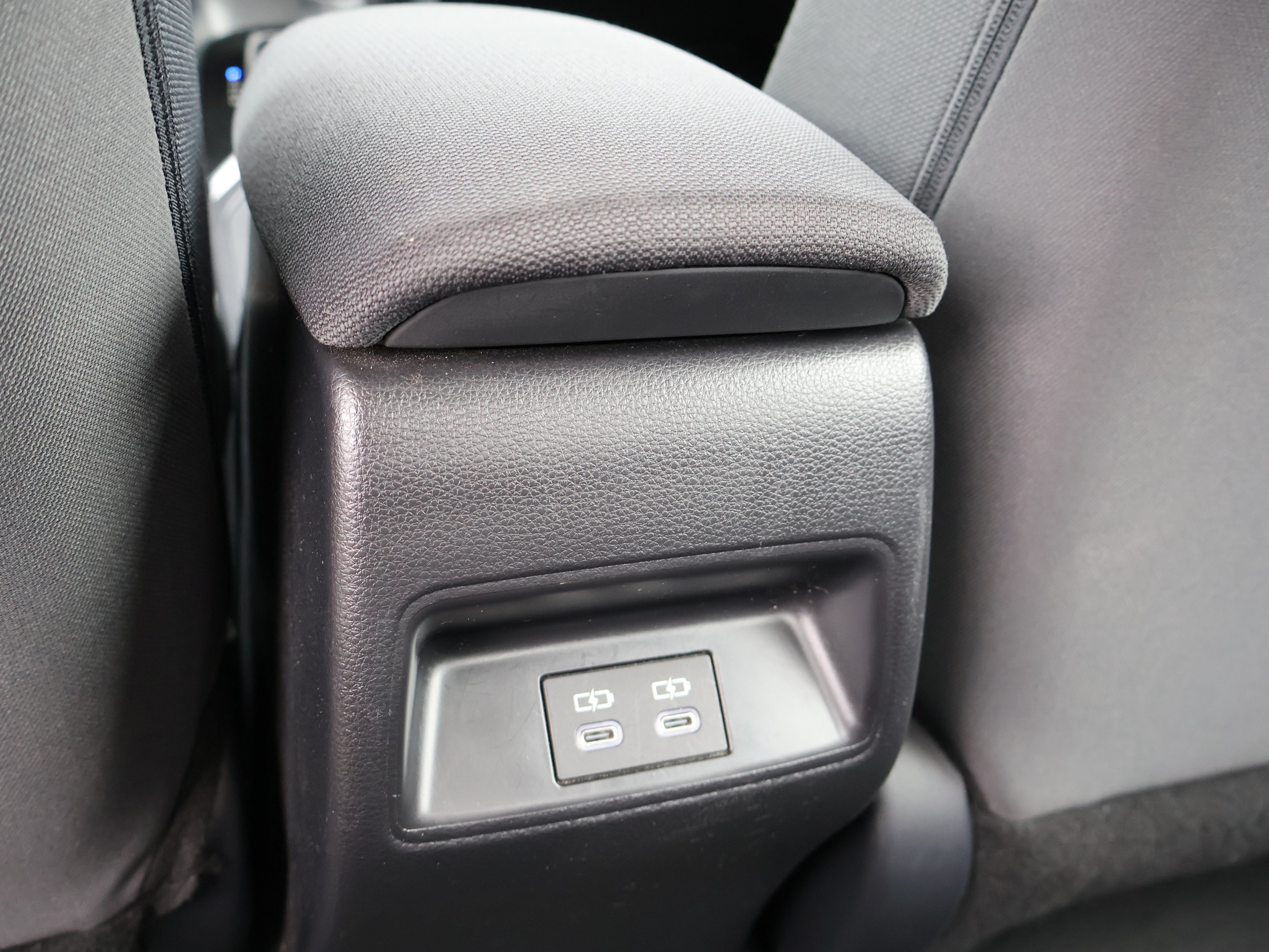 Used 2025 Toyota Corolla LE FWD image 11